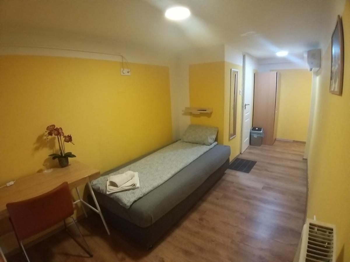 Deniz Guesthouse Budapest Ngoại thất bức ảnh