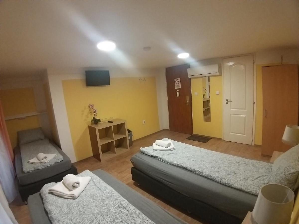 Deniz Guesthouse Budapest Ngoại thất bức ảnh