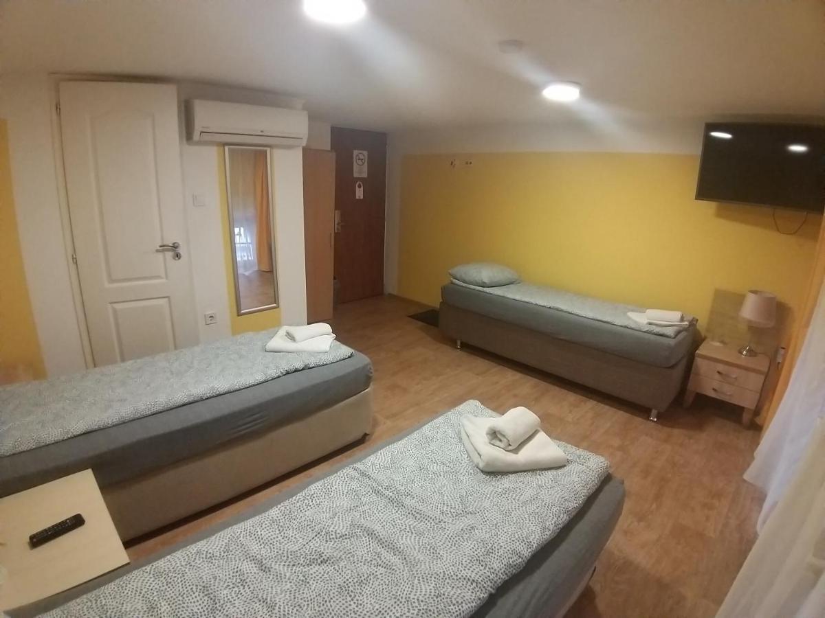 Deniz Guesthouse Budapest Ngoại thất bức ảnh