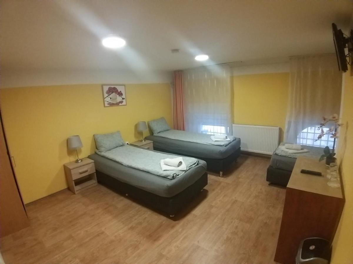 Deniz Guesthouse Budapest Ngoại thất bức ảnh
