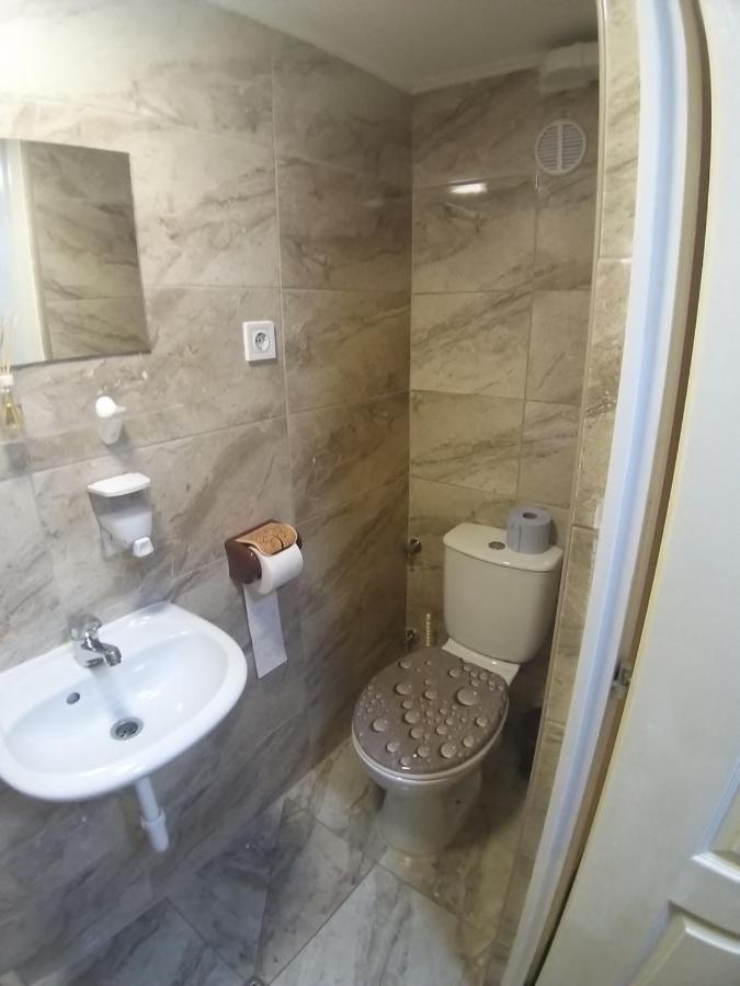 Deniz Guesthouse Budapest Ngoại thất bức ảnh